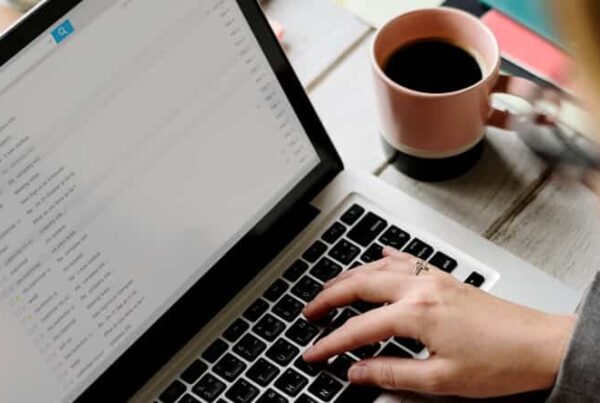 CRM-features crm software - CRM features 600x403 - Top 5 must-have CRM features